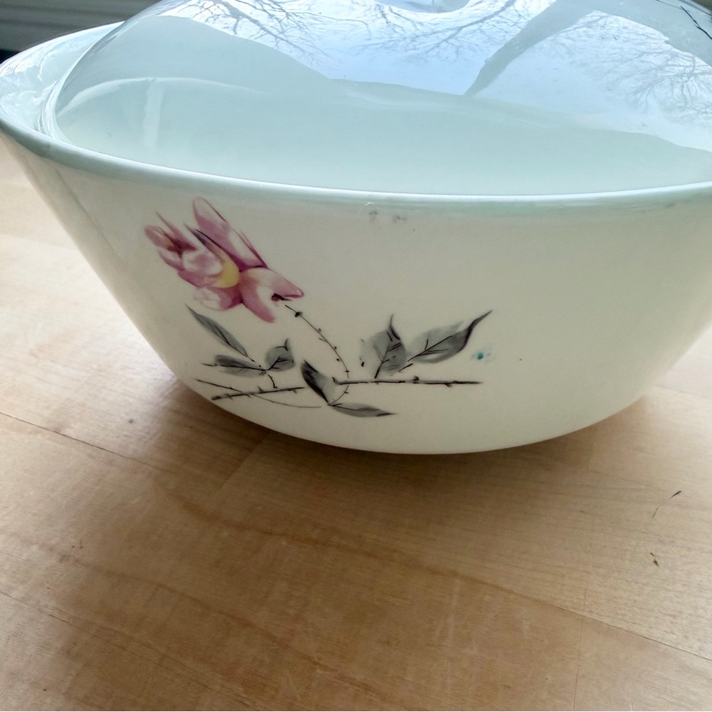 VINTAGE Mid-Century Modern Ballerina Rosette Covered Casserole Dish by Universal - Picture 6 of 12